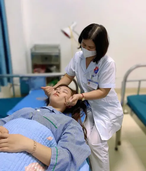 THĂM KHÁM LIỆT DÂY THẦN KINH SỐ VII